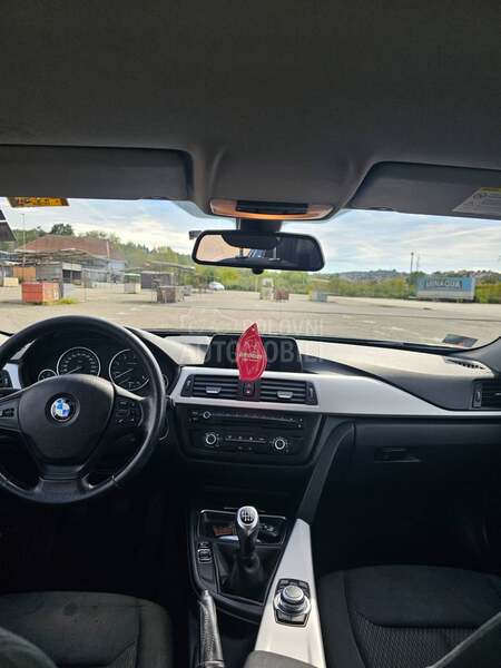 BMW 320 F31