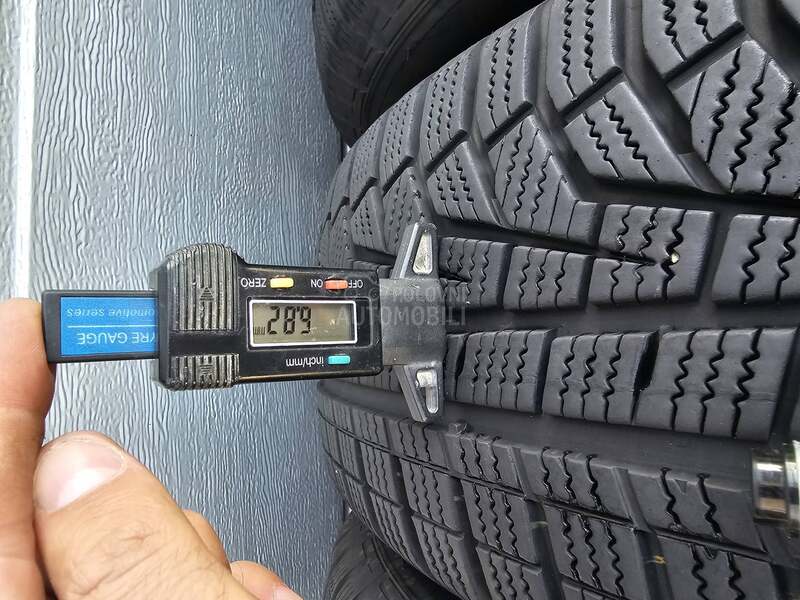 Hankook 215/65 R17 Zimska