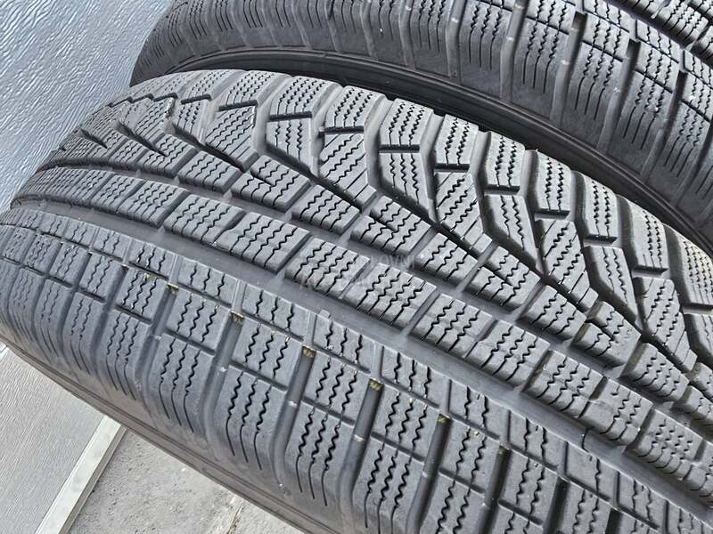 Hankook 215/65 R17 Zimska