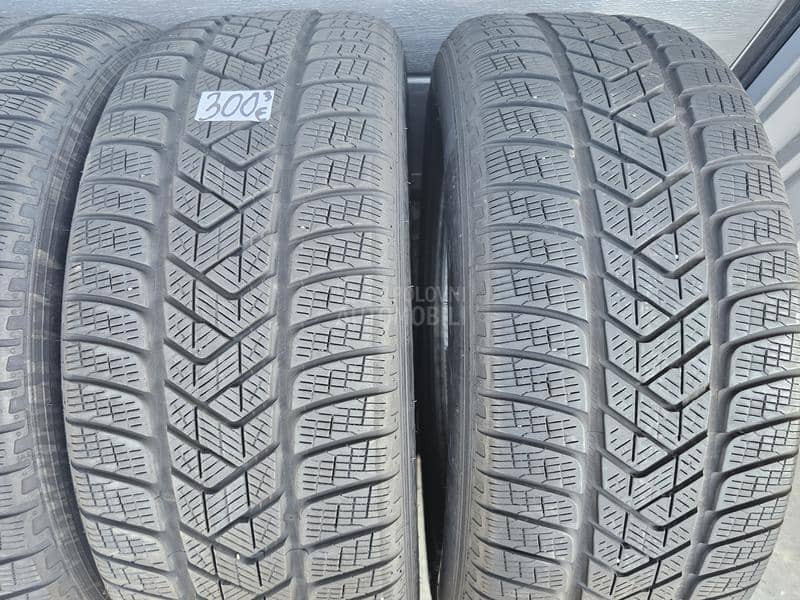 Pirelli 235/60 R18 Zimska