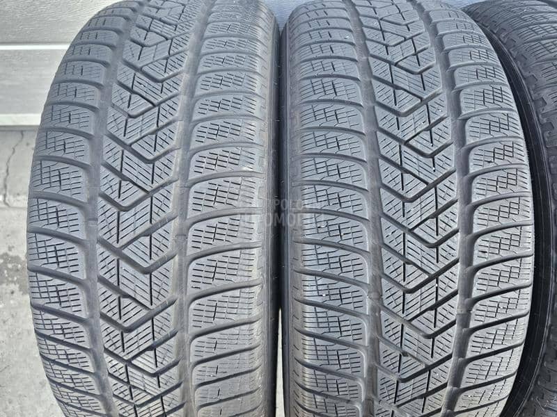 Pirelli 235/60 R18 Zimska
