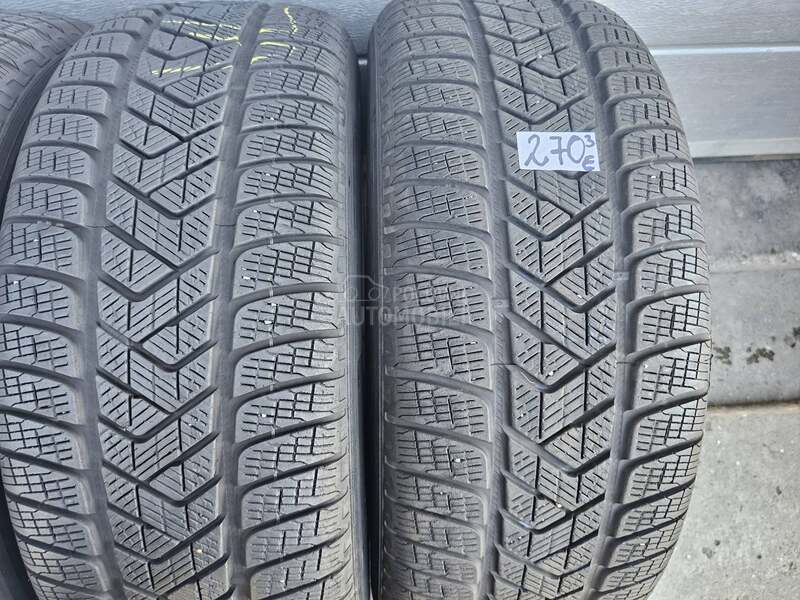 Pirelli 235/65 R17 Zimska