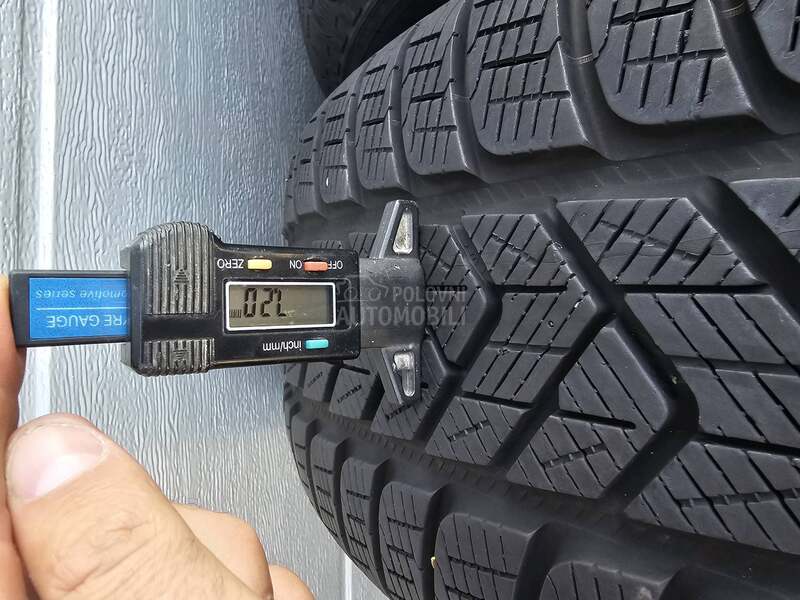 Pirelli 235/65 R17 Zimska