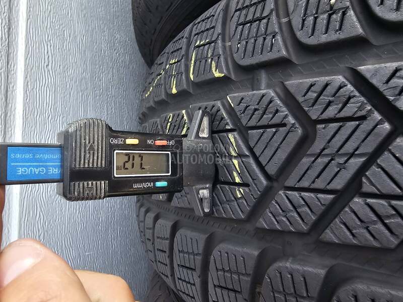 Pirelli 235/65 R17 Zimska