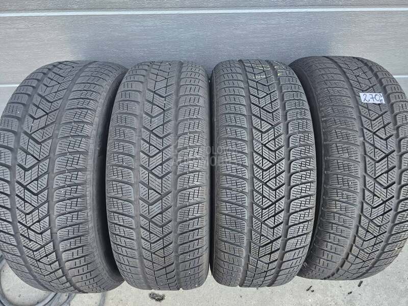 Pirelli 235/65 R17 Zimska