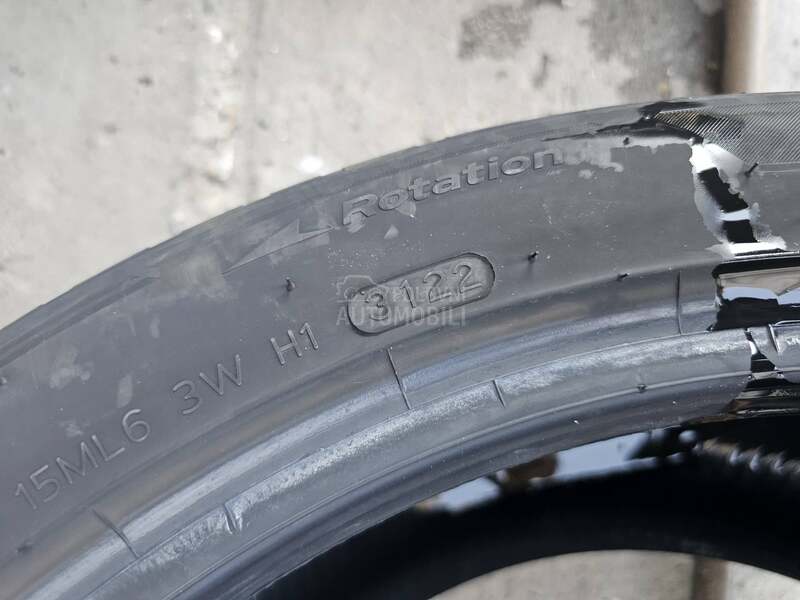 Hankook 275/40 R18 Zimska