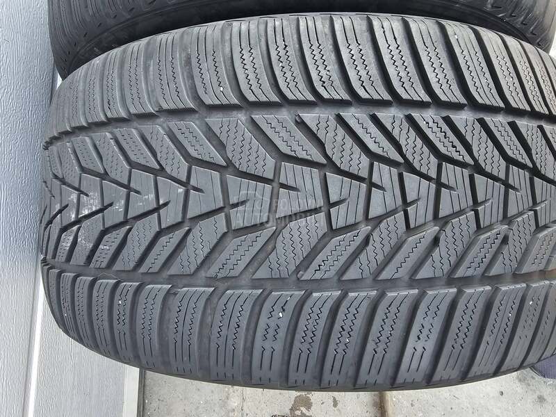 Hankook 275/40 R18 Zimska