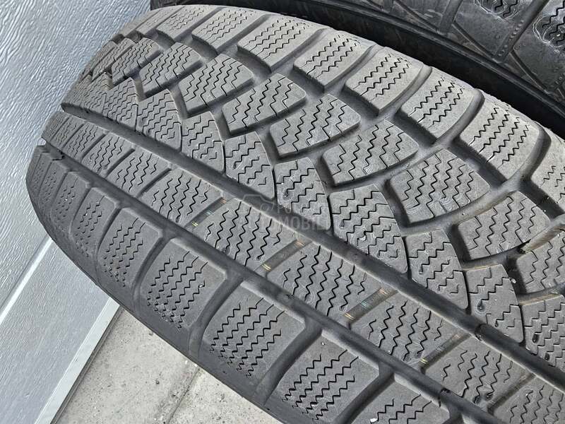 Continental 235/65 R17 Zimska