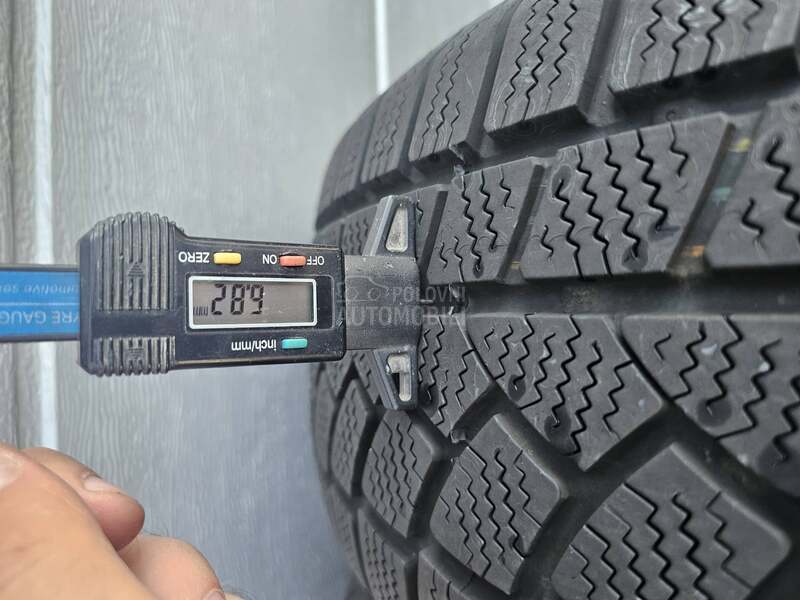 Continental 235/65 R17 Zimska