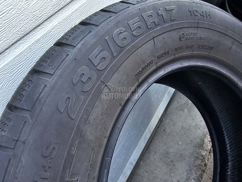 Continental 235/65 R17 Zimska