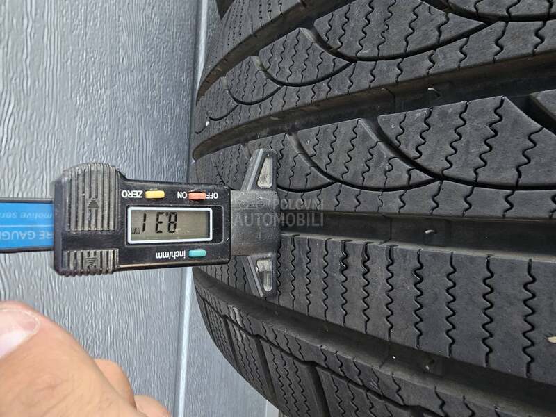Tracmax 255/35 R19 Zimska