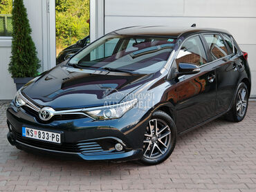 Toyota Auris 1.4 D/ LUNA