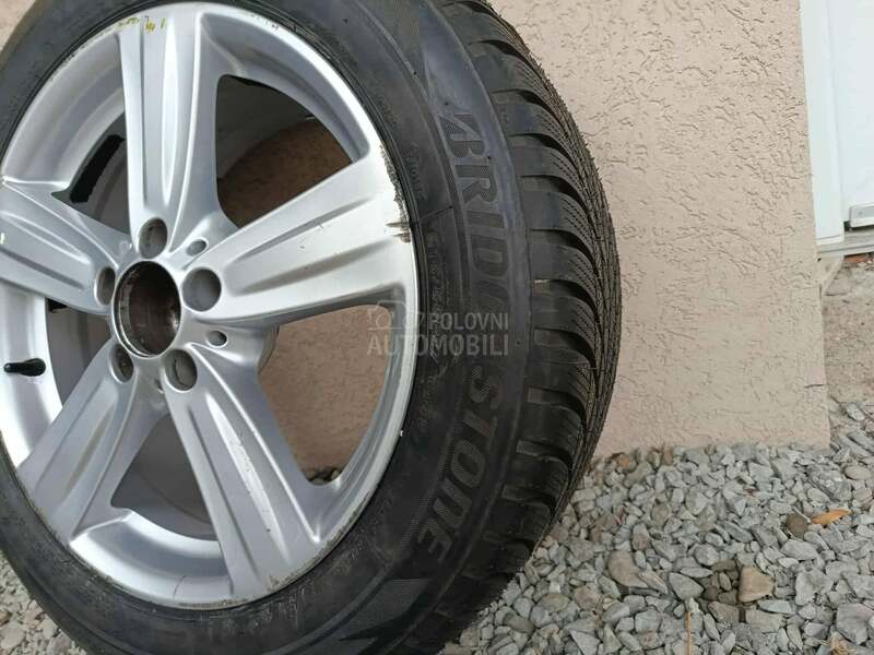 Bridgestone 215/55 R17 Zimska