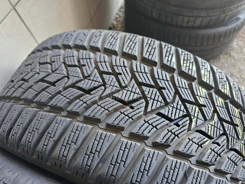 Dunlop 225/40 R18 Zimska