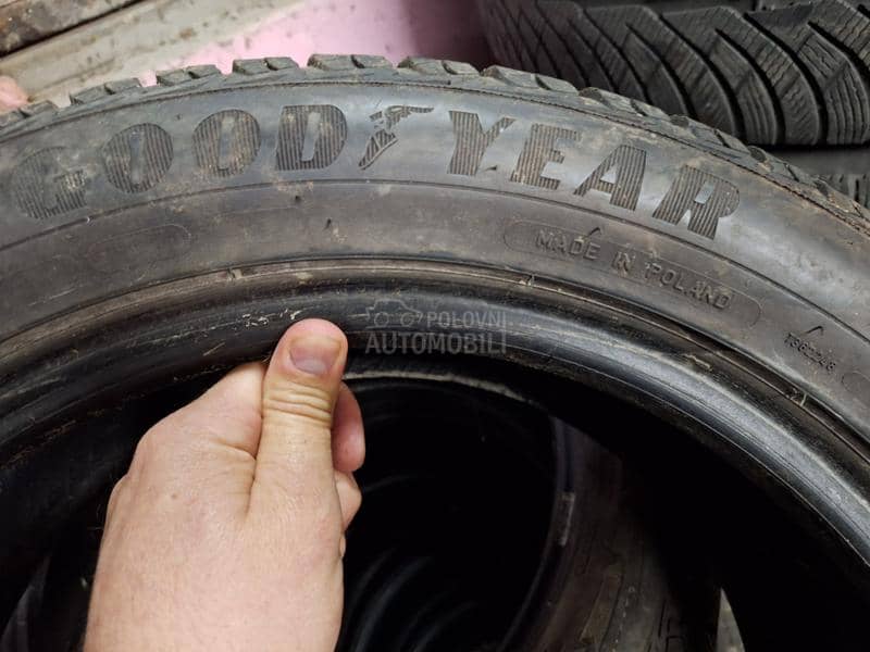 Goodyear 225/50 R17 Zimska