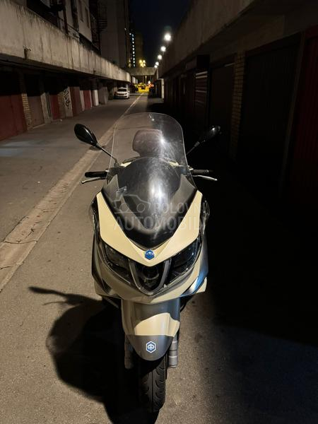Piaggio X10