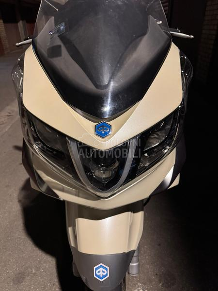 Piaggio X10
