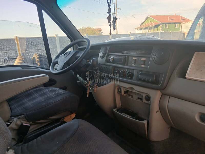 Opel muvano