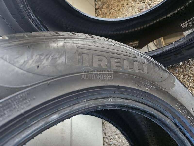 Pirelli 235/60 R18 Zimska