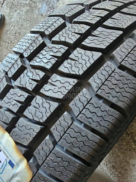 Vredestein 215/70 R15 Zimska