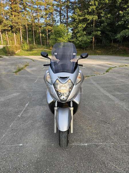 Honda FJS 400 Silverwing