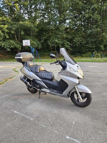 Honda FJS 400 Silverwing