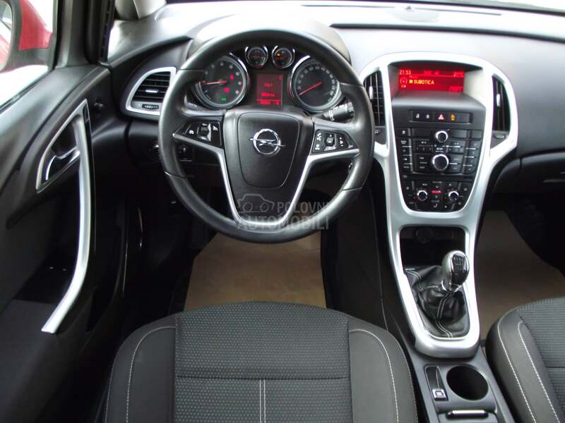 Opel Astra J 1.4 B  ALU XENON NOV