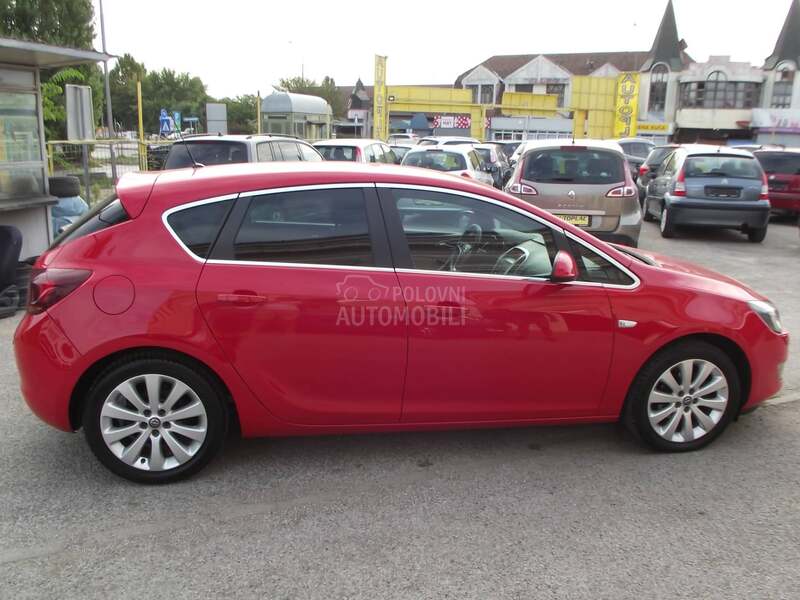 Opel Astra J 1.4 B  ALU XENON NOV