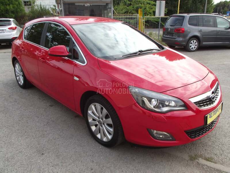 Opel Astra J 1.4 B  ALU XENON NOV