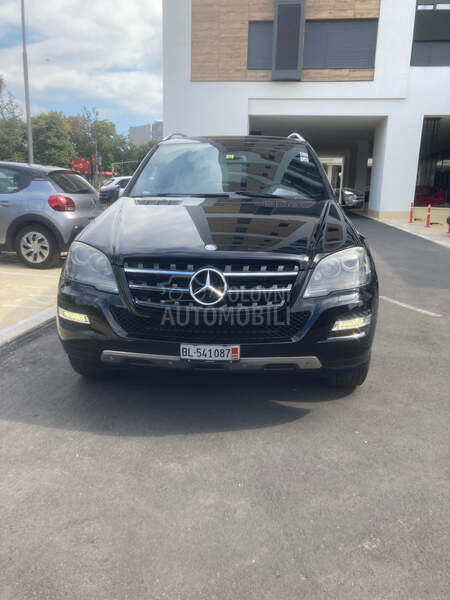 Mercedes Benz ML 300 Grand Edition