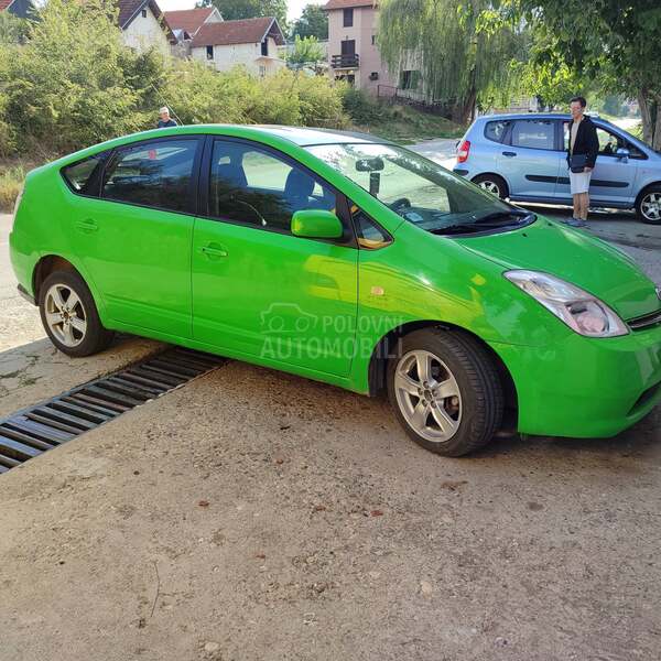 Toyota Prius 1.5hibrid tng
