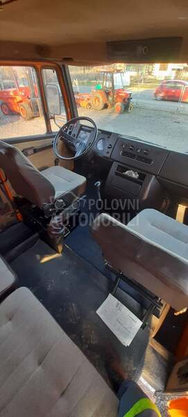Mercedes Benz Putar 609