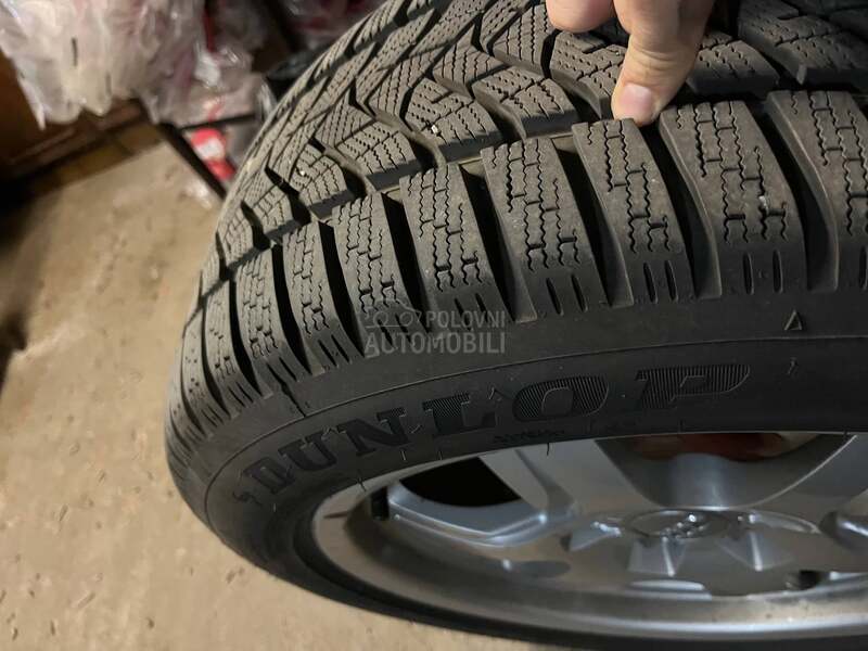 Dunlop 225/50 R17 Zimska
