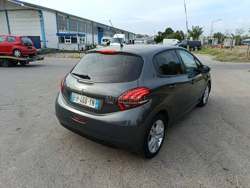 Peugeot 208 1.2