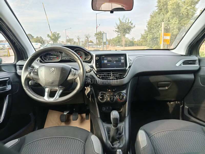 Peugeot 208 1.2