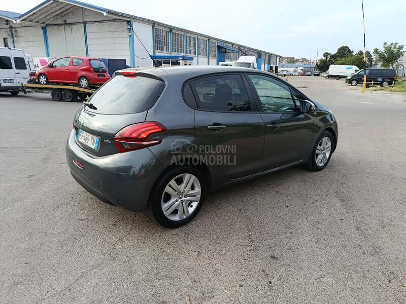 Peugeot 208 1.2