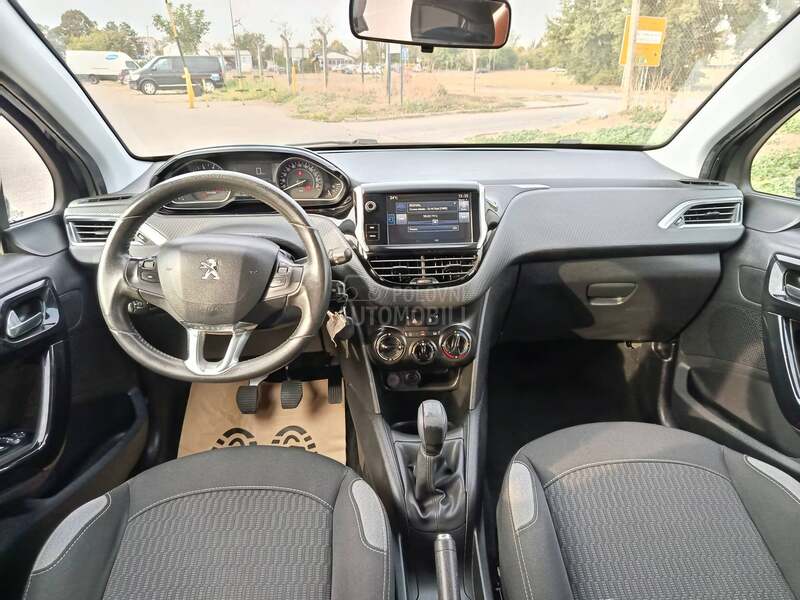 Peugeot 208 1.2