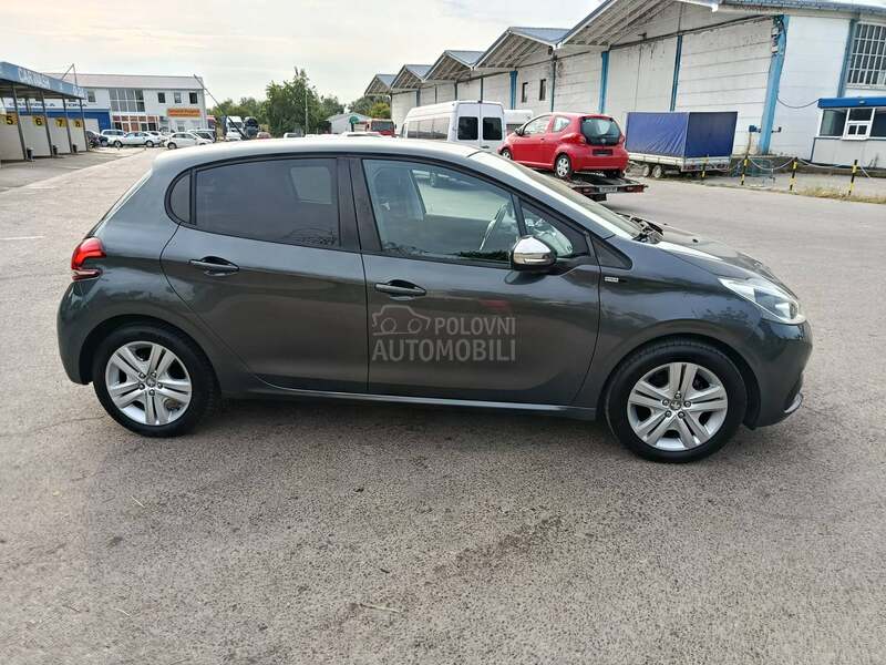 Peugeot 208 1.2