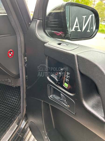 Mercedes Benz G 400 V8