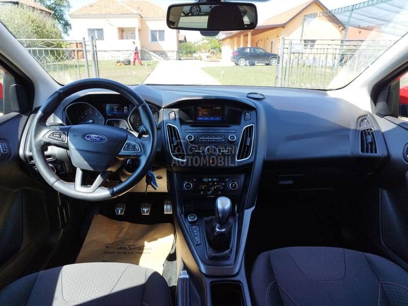Ford Focus 1.5 RED I BLACK