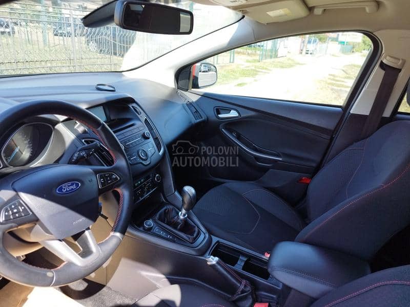 Ford Focus 1.5 RED I BLACK