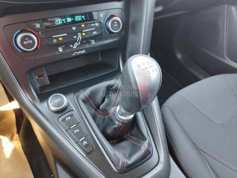 Ford Focus 1.5 RED I BLACK