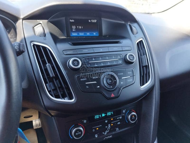 Ford Focus 1.5 RED I BLACK