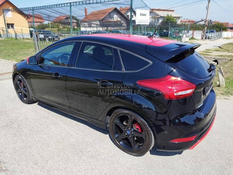 Ford Focus 1.5 RED I BLACK