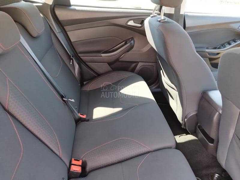 Ford Focus 1.5 RED I BLACK