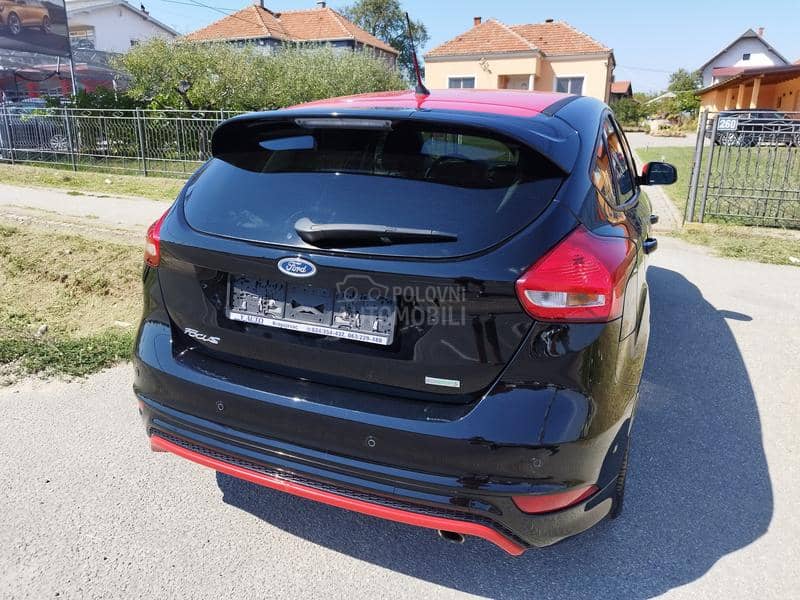 Ford Focus 1.5 RED I BLACK