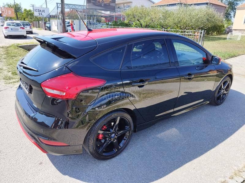 Ford Focus 1.5 RED I BLACK