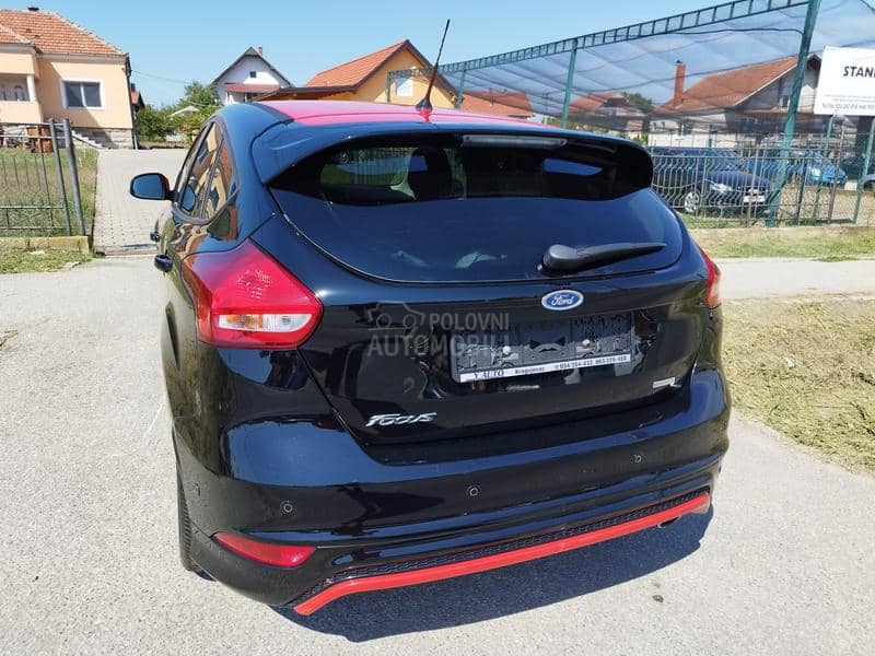 Ford Focus 1.5 RED I BLACK