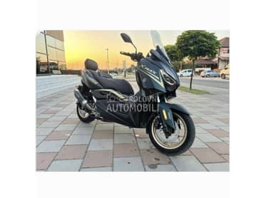 Yamaha Xmax tech max 300