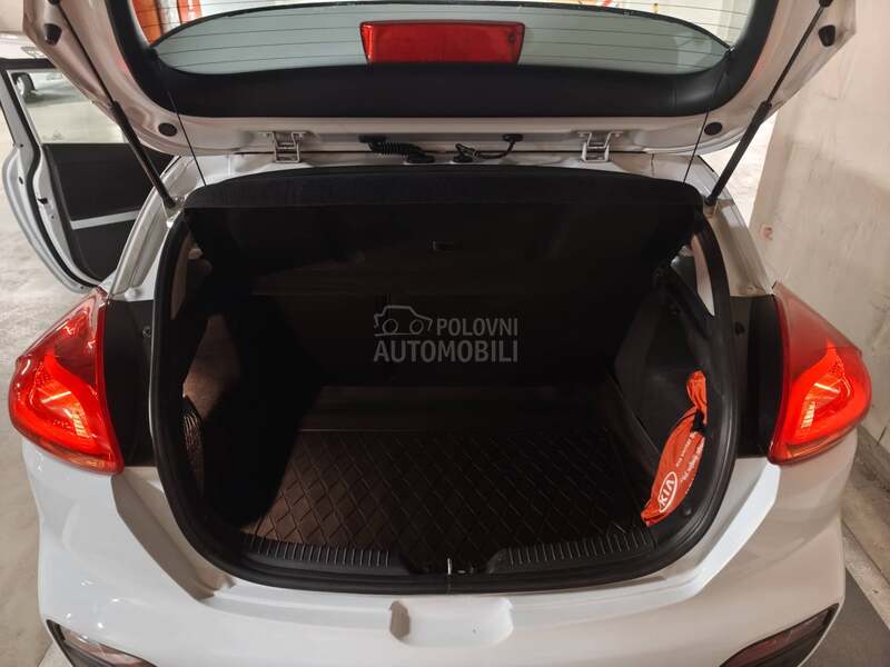 Kia pro_cee`d 1.6GDI